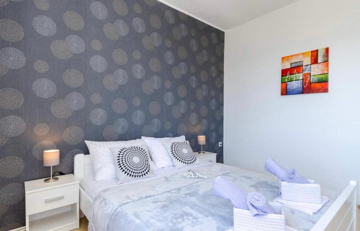 Apartments Tatjana ツリクヴェニツァ エクステリア 写真