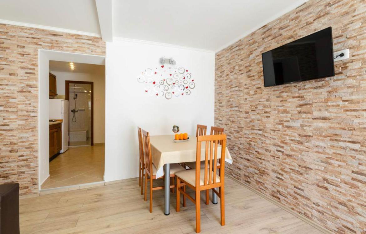 Apartments Tatjana ツリクヴェニツァ エクステリア 写真