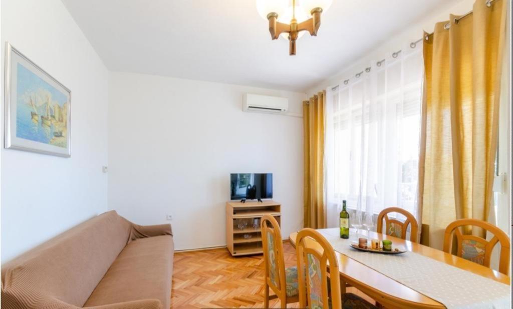 Apartments Tatjana ツリクヴェニツァ エクステリア 写真